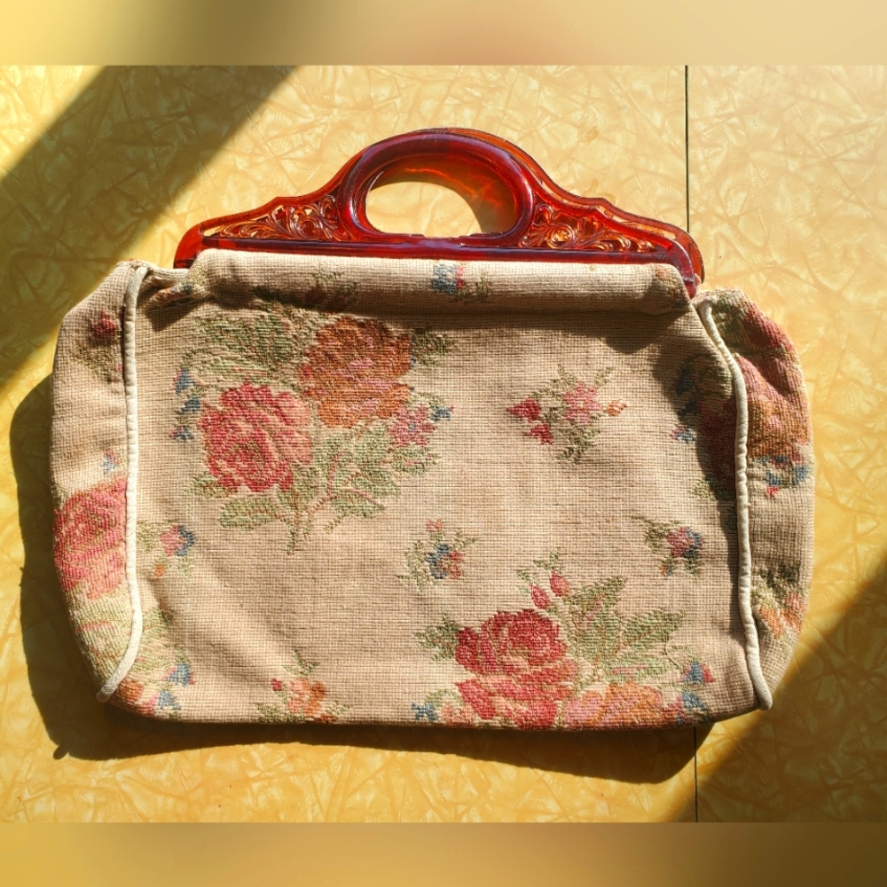 Vintage 60s 70s handmade Lucite Bakelite Needlepoint Embroidered Carpet bag purs